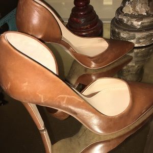 Jessica Simpson Brown PUMPs!